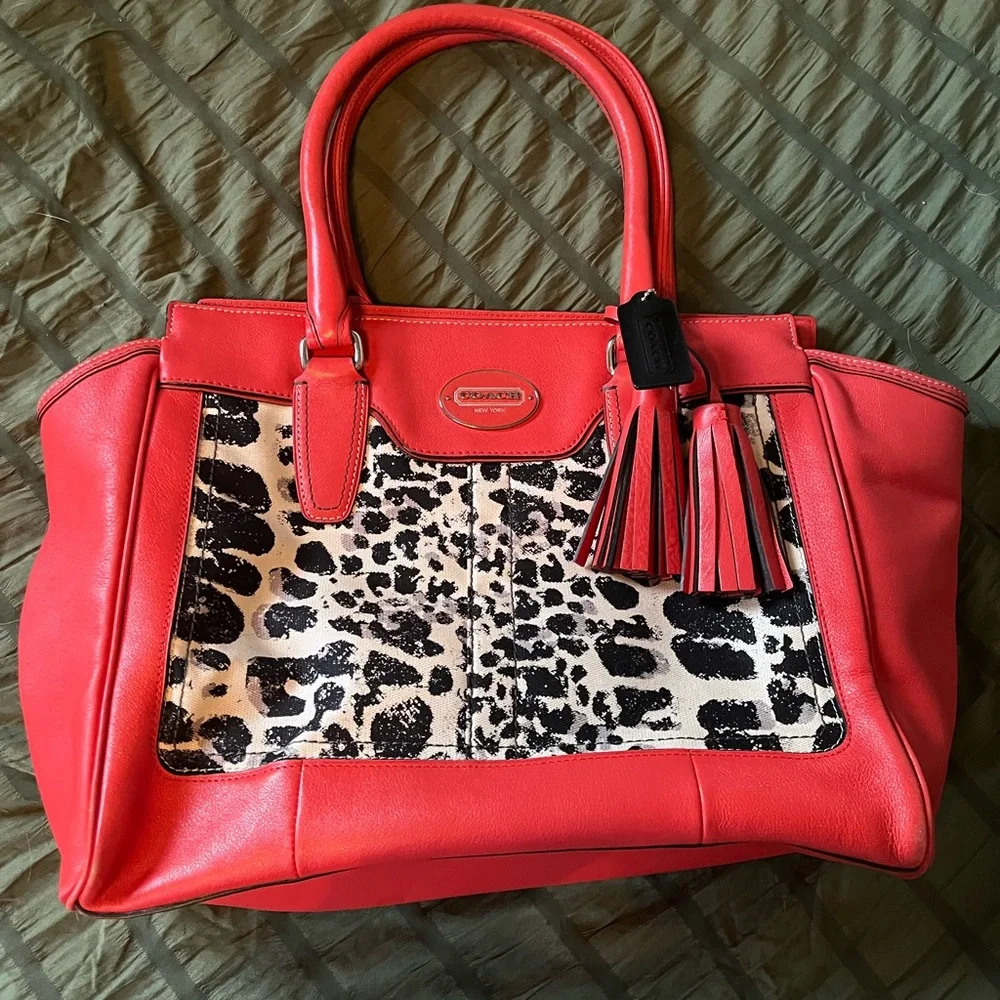 Coach handbag - Picture 1 of 3